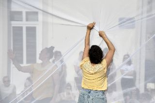 image diaporama Tant qu'on se taira